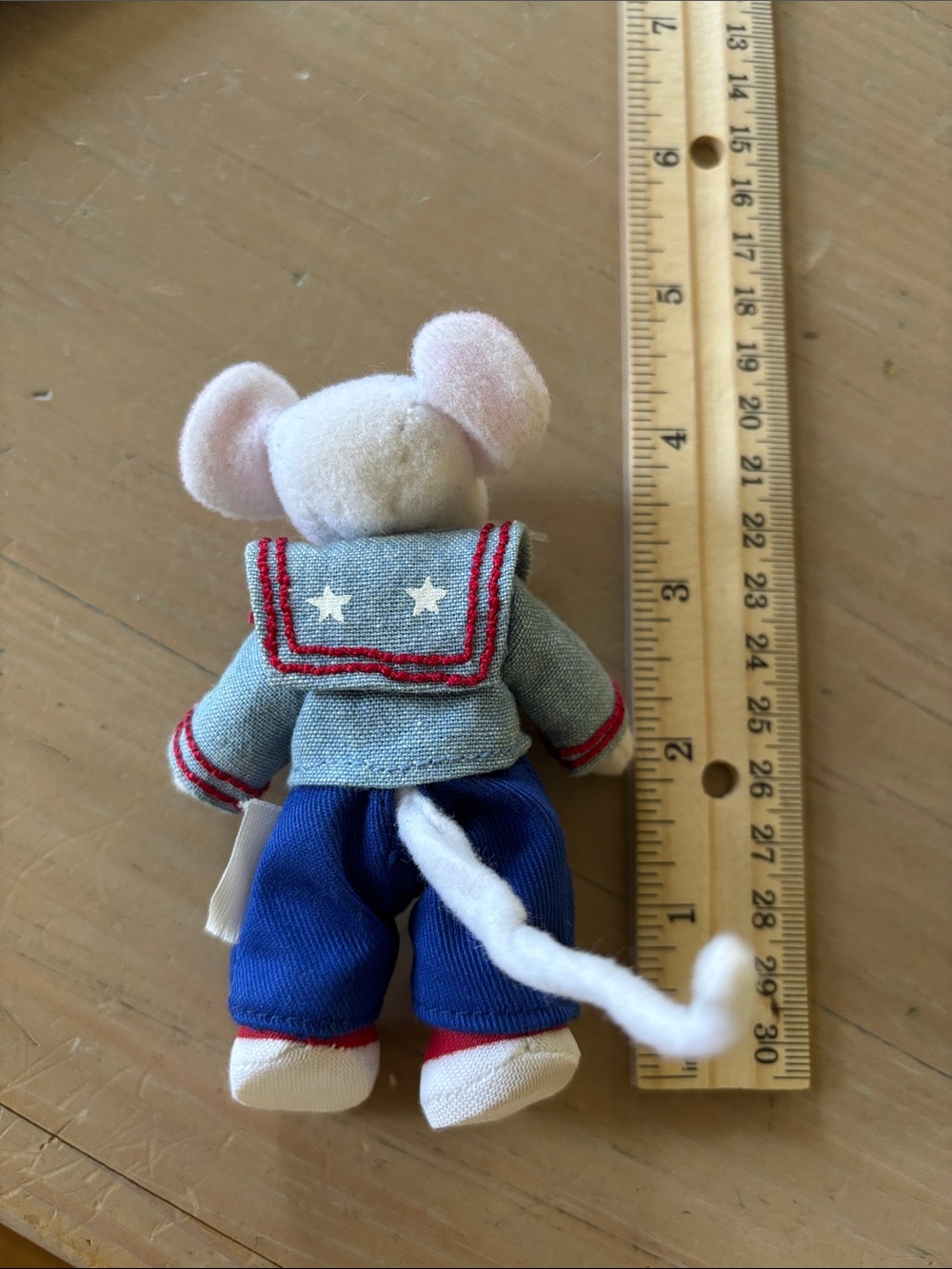 Stuart Little and Margalo plush set with Stuart Little 2 Special Edition DVD - Picture 4 of 16